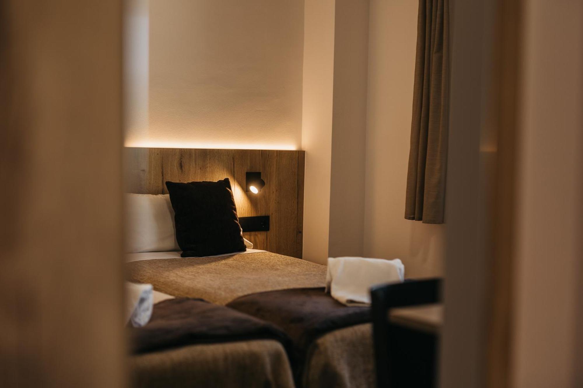 ריפול La Trobada Hotel Sport מראה חיצוני תמונה